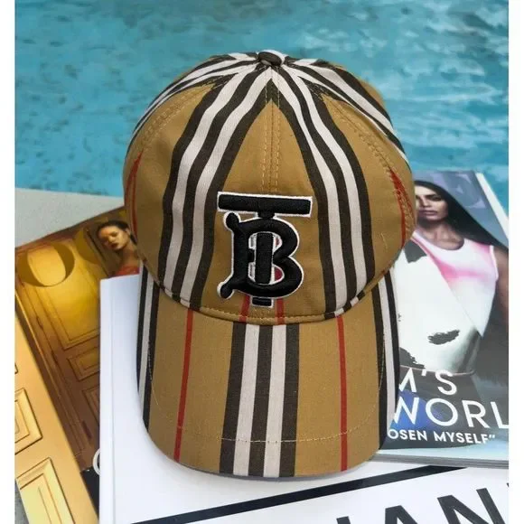 SOLD Burberry London Women's Beige Nova Check & TB Logo Baseball Cap Size M - Picture 2 of 13